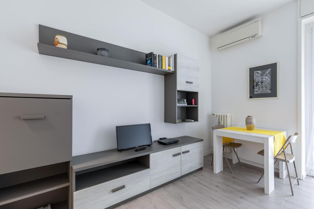 Piazza De Angeli M1 Comfortable Flat With Balcony Mailand Exterior foto