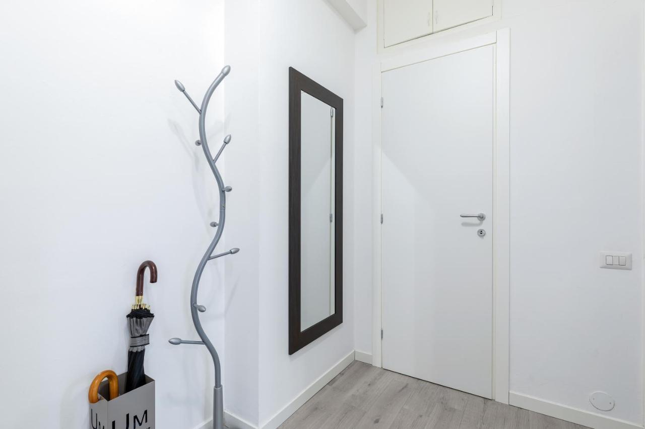 Piazza De Angeli M1 Comfortable Flat With Balcony Mailand Exterior foto