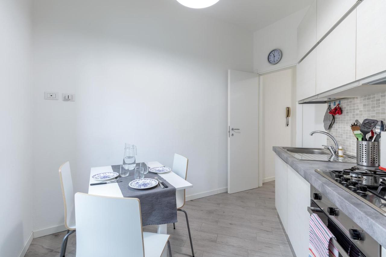 Piazza De Angeli M1 Comfortable Flat With Balcony Mailand Exterior foto